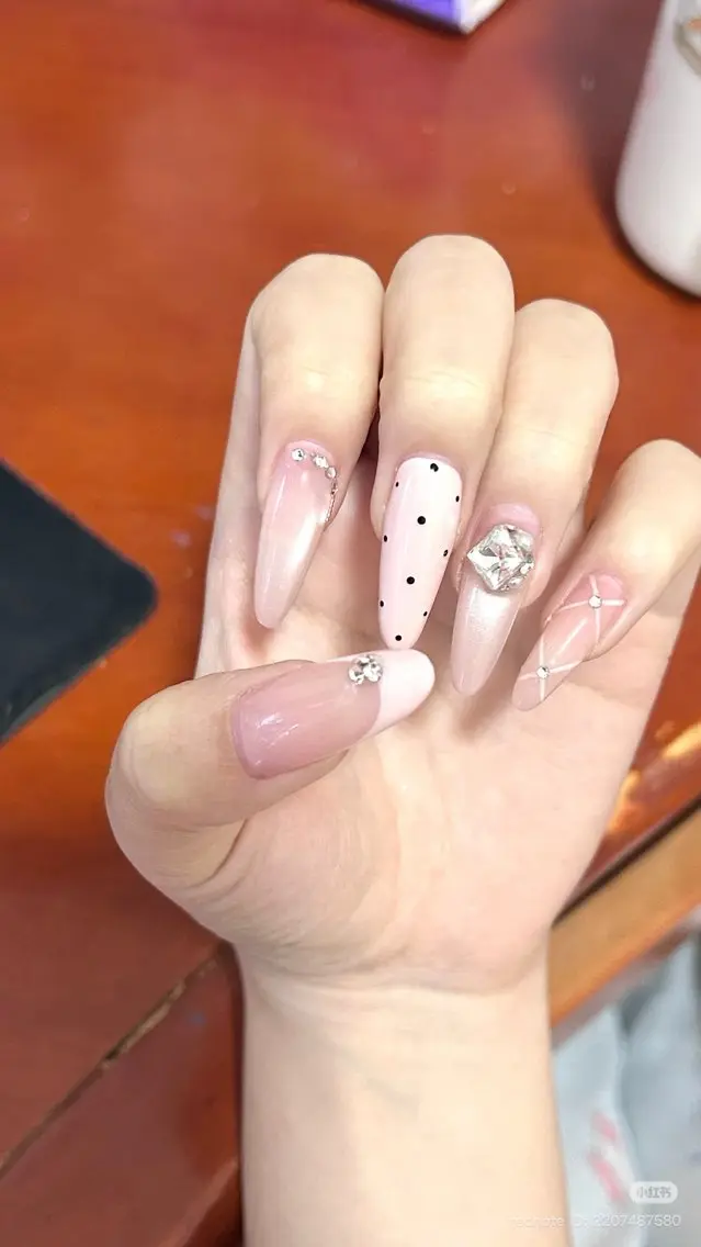 ネイル フレンチネイル キラキラネイル 韓国ネイル シンプルネイル ワンホンネイル ハンドネイル MEI Nailのネイルデザイン