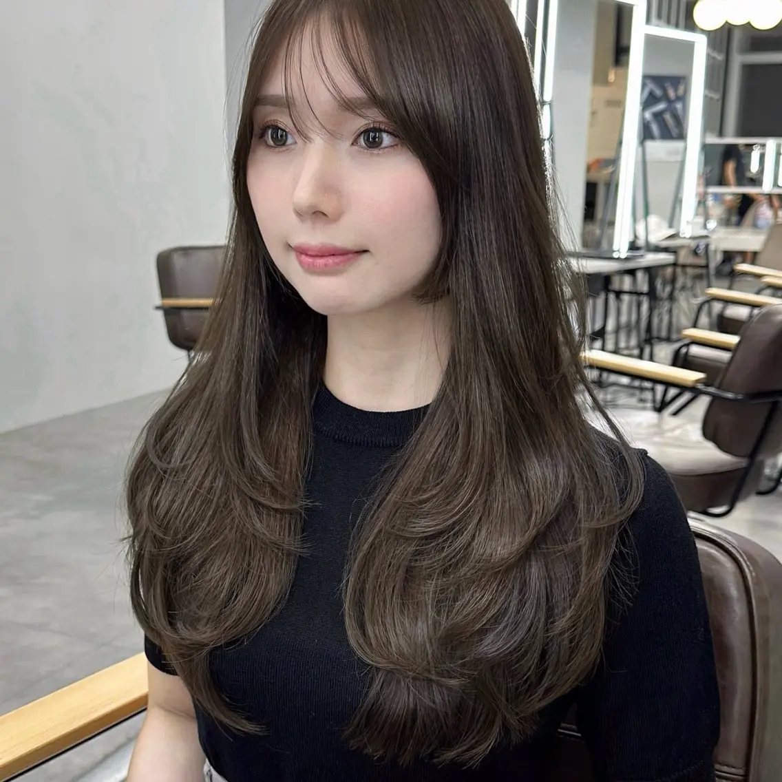 ロング ロングレイヤー レイヤーカット ロング 似合わせカット カット ヘアカラー トリートメント 山﨑 優衣のヘアスタイル