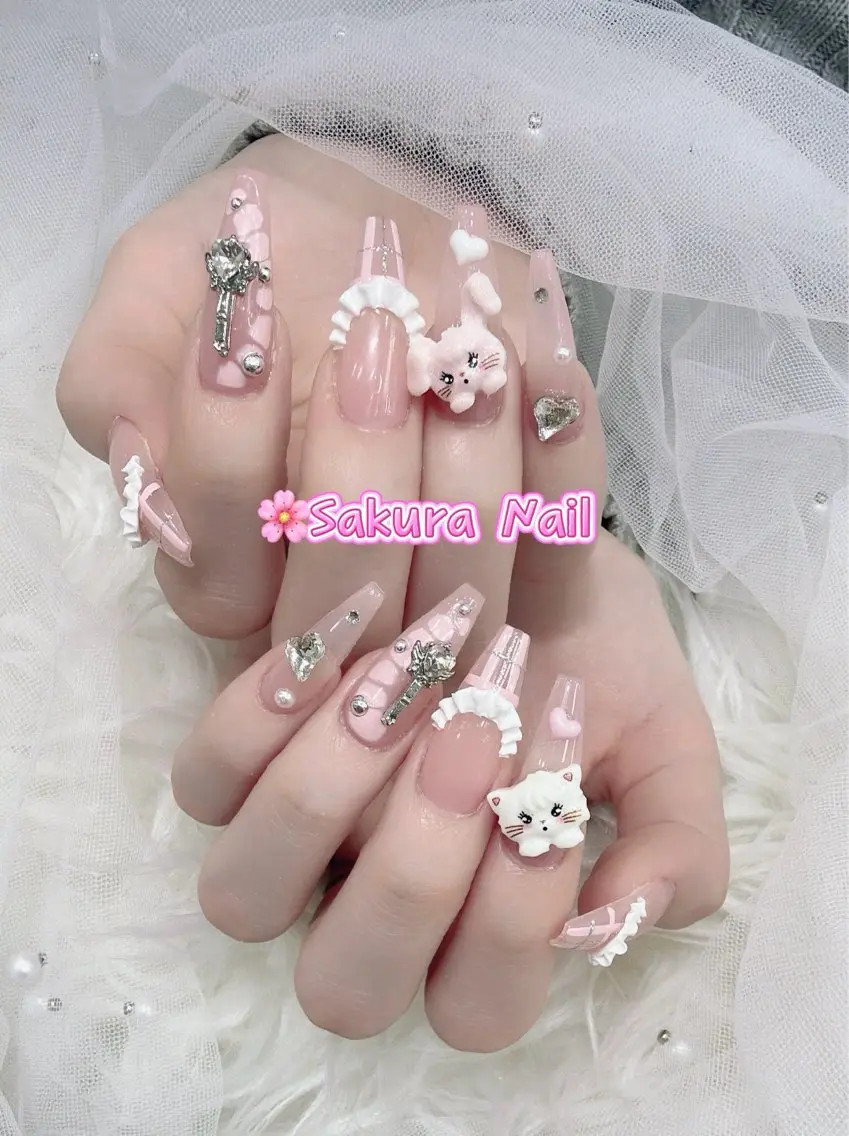 ネイル アートネイル オーロラネイル ボルドー チークネイル フレンチネイル ハンドネイル Sakura Nail Salonのネイルデザイン