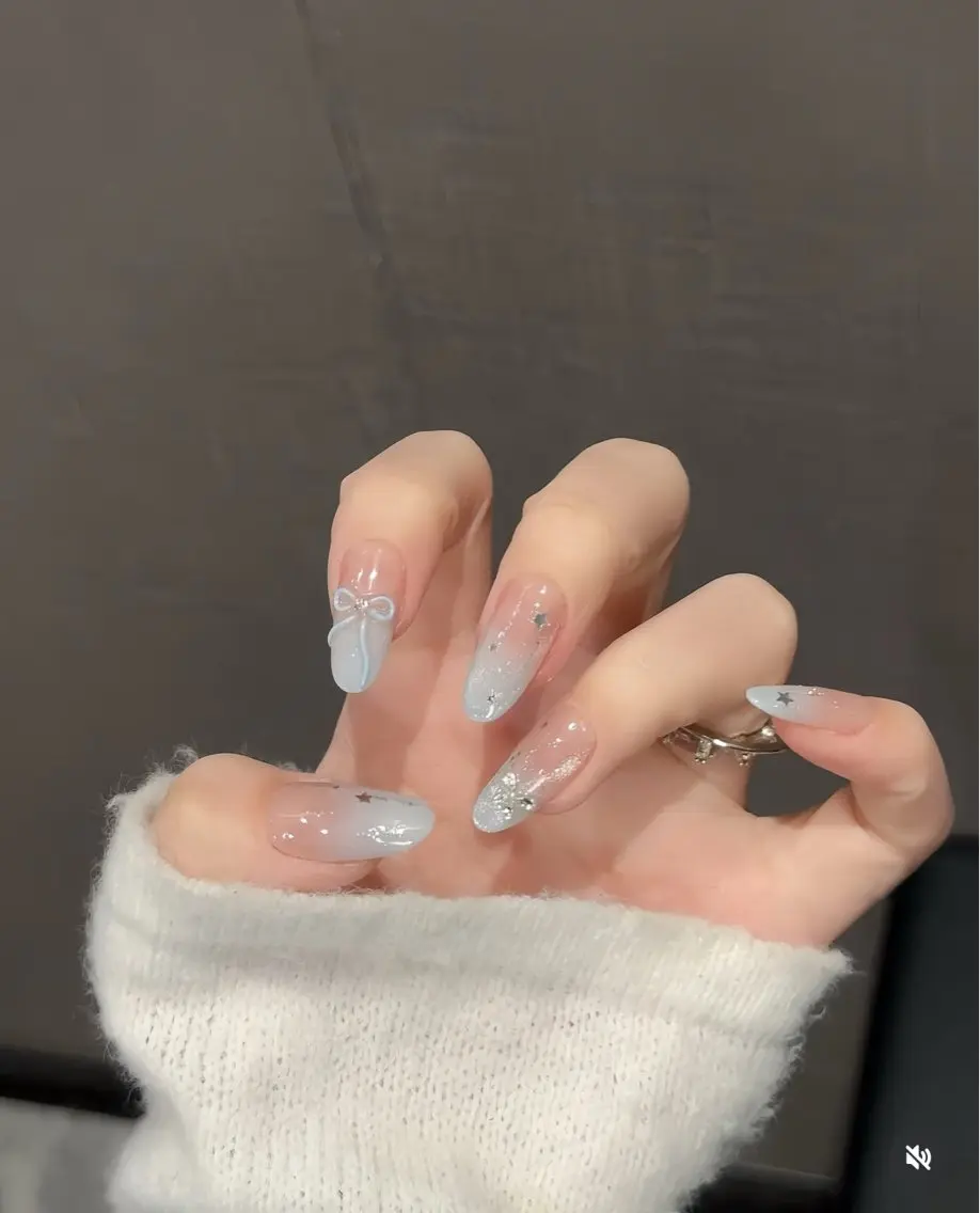 ネイル キラキラネイル マグネットネイル ぷっくりネイル 春ネイル ワンホンネイル ハンドネイル Lyna 池袋のネイルデザイン