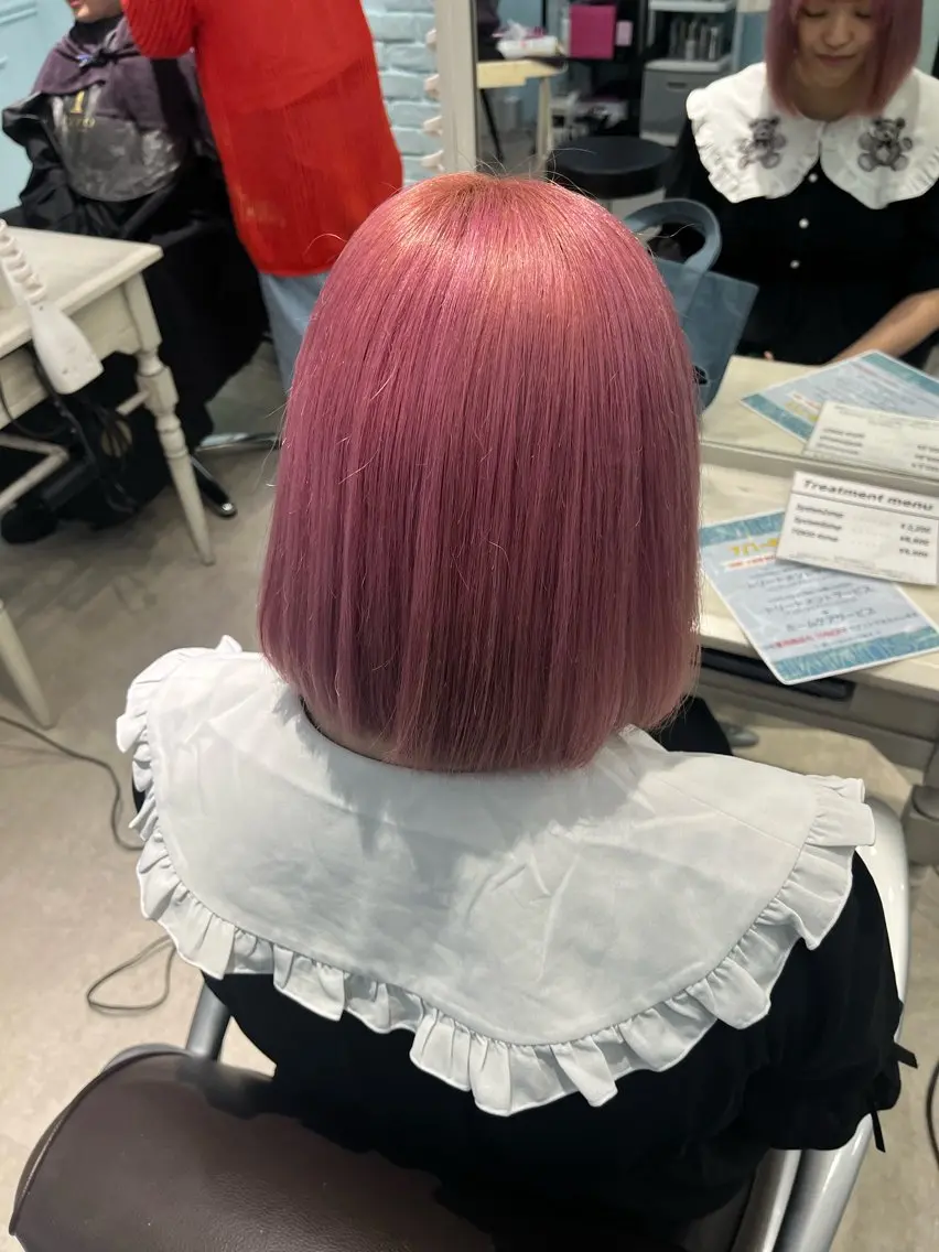 ショート カラー ヘアアレンジ ヘアカラー トリートメント ヘアセット 🩶【推しハイトーン 】yuzu🩶のヘアスタイル