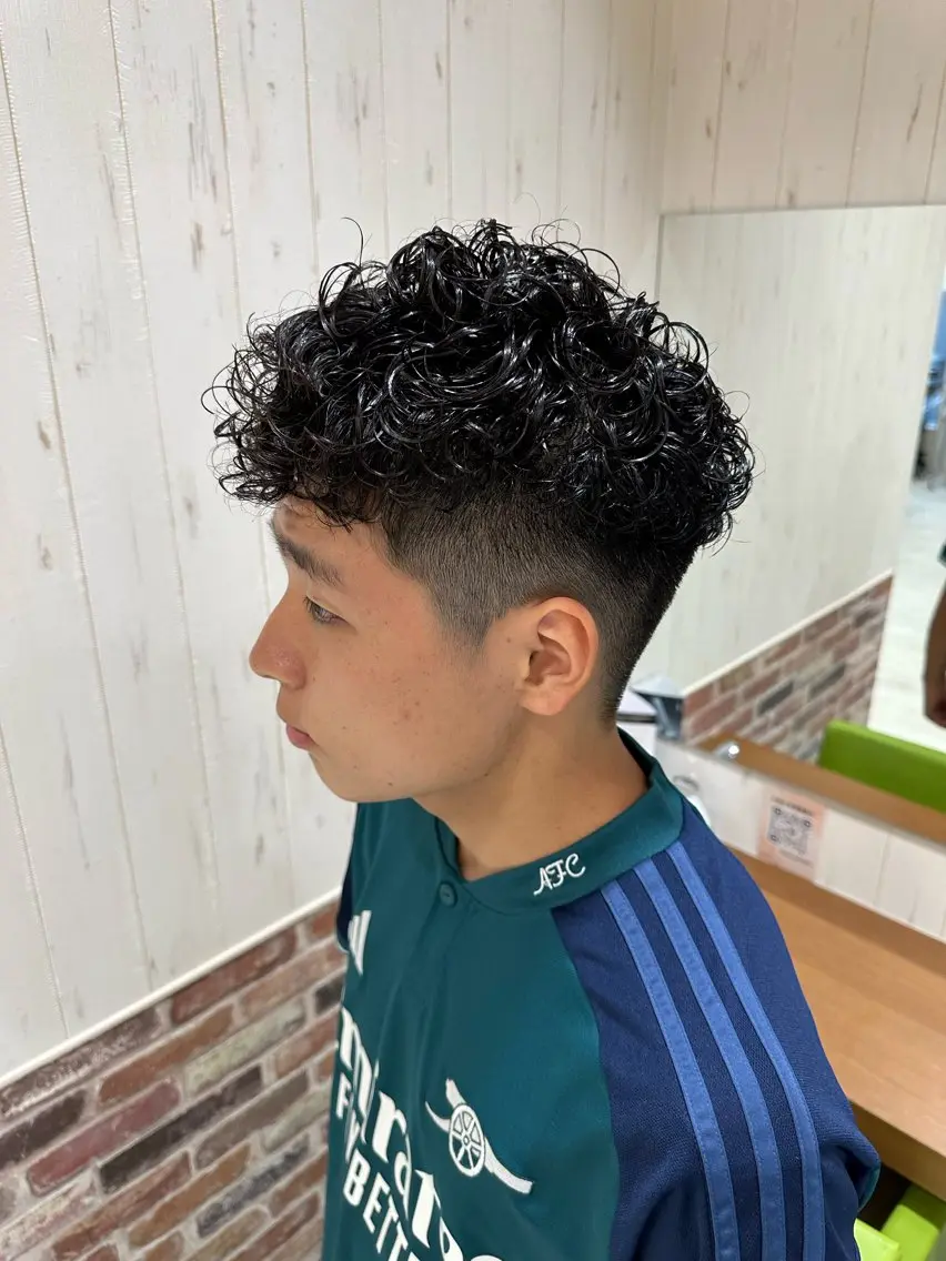 ショート パーマ 中嶋 紘夢のヘアスタイル