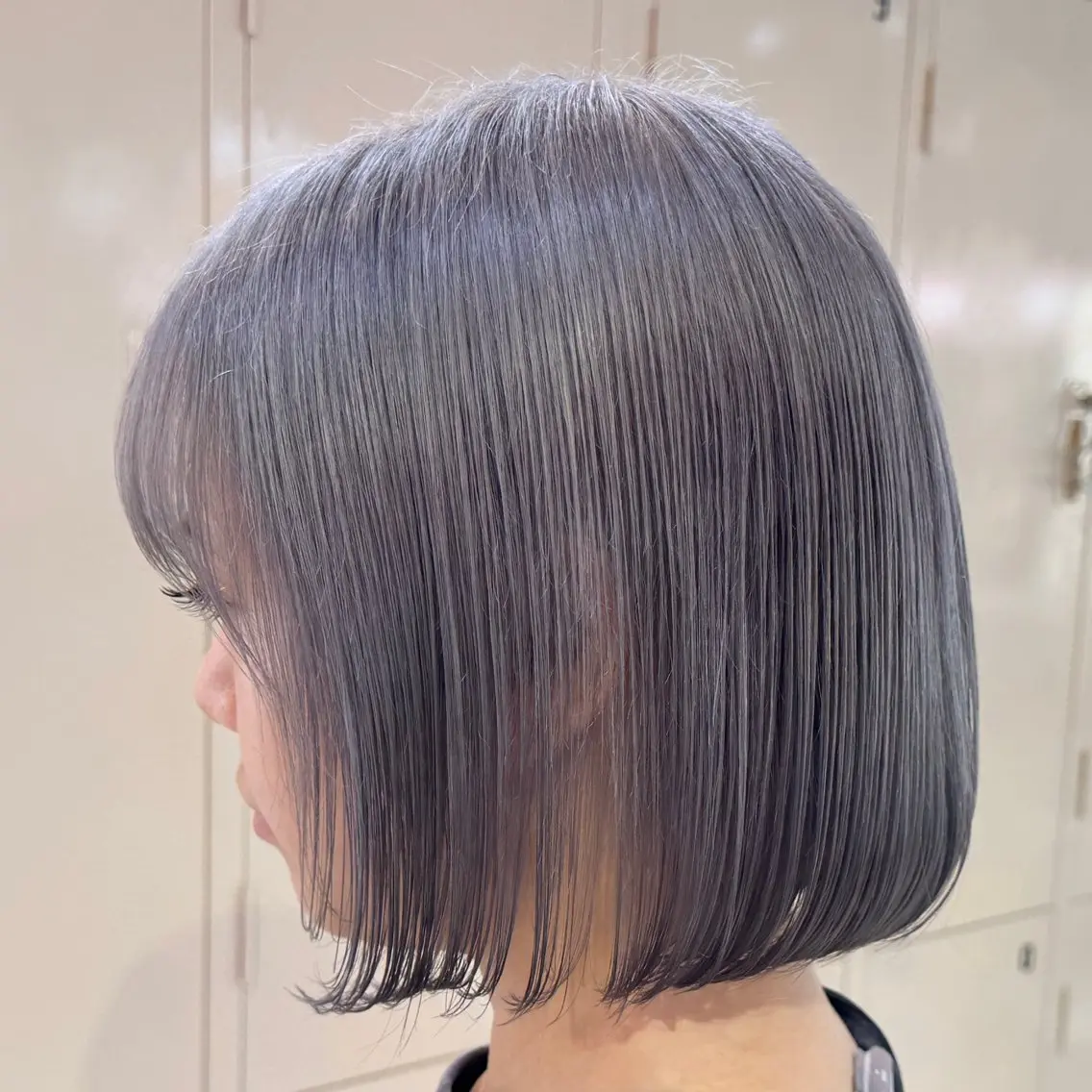 ミディアム ヘアカラー トリートメント 艶髪ハイトーン× ボブ🥣アイネのヘアスタイル