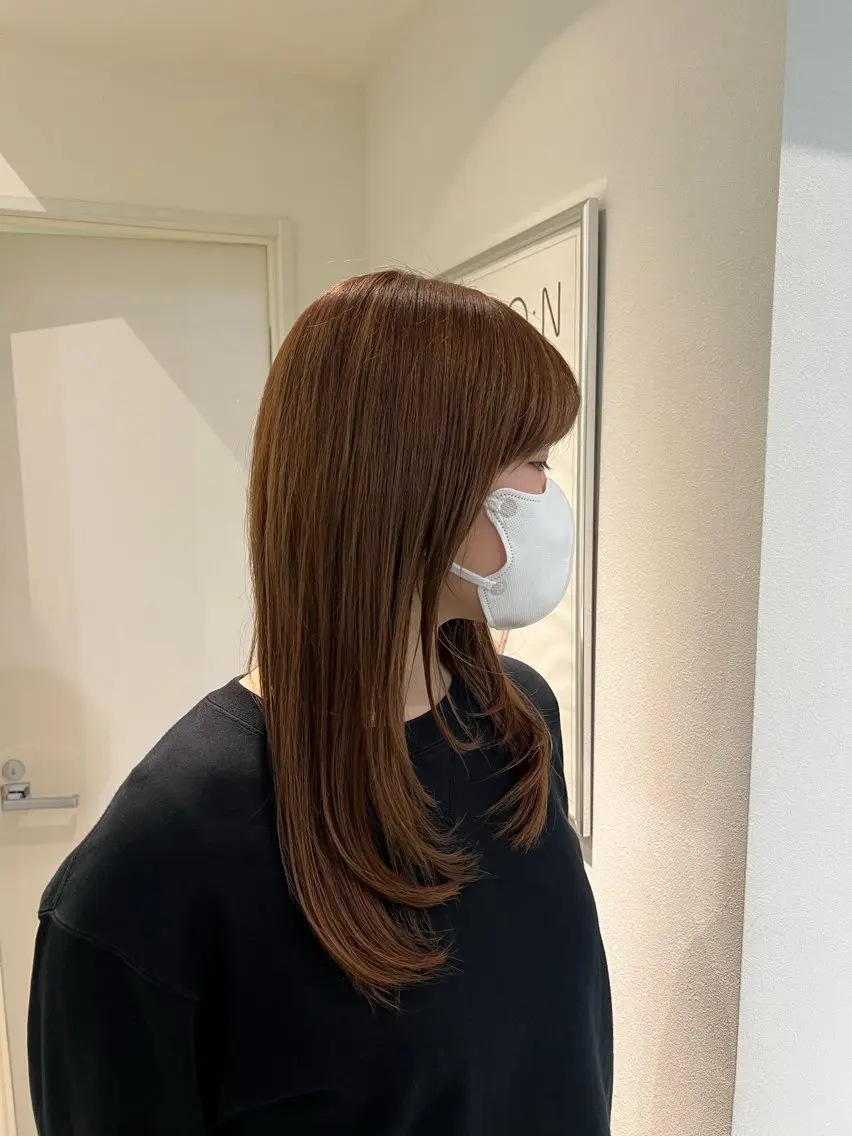 ロング カラー ベージュカラー レイヤーカット カット ヘアカラー AmiLi HONOKAのヘアスタイル