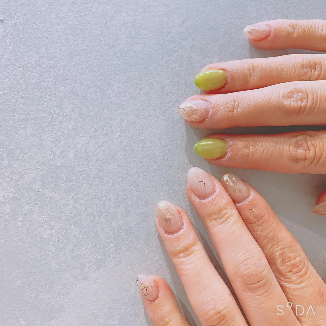 ネイル ニュアンスネイル ピスタチオネイル Rena colore'のネイルデザイン