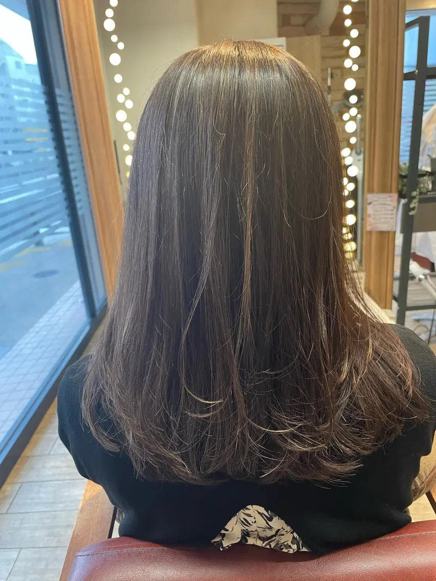 セミロング カラー パーマ ハイライトカラー ハイライト 縮毛矯正 ヘアカラー トリートメント ✨横須賀髪質改善✨️ 加藤 百音のヘアスタイル