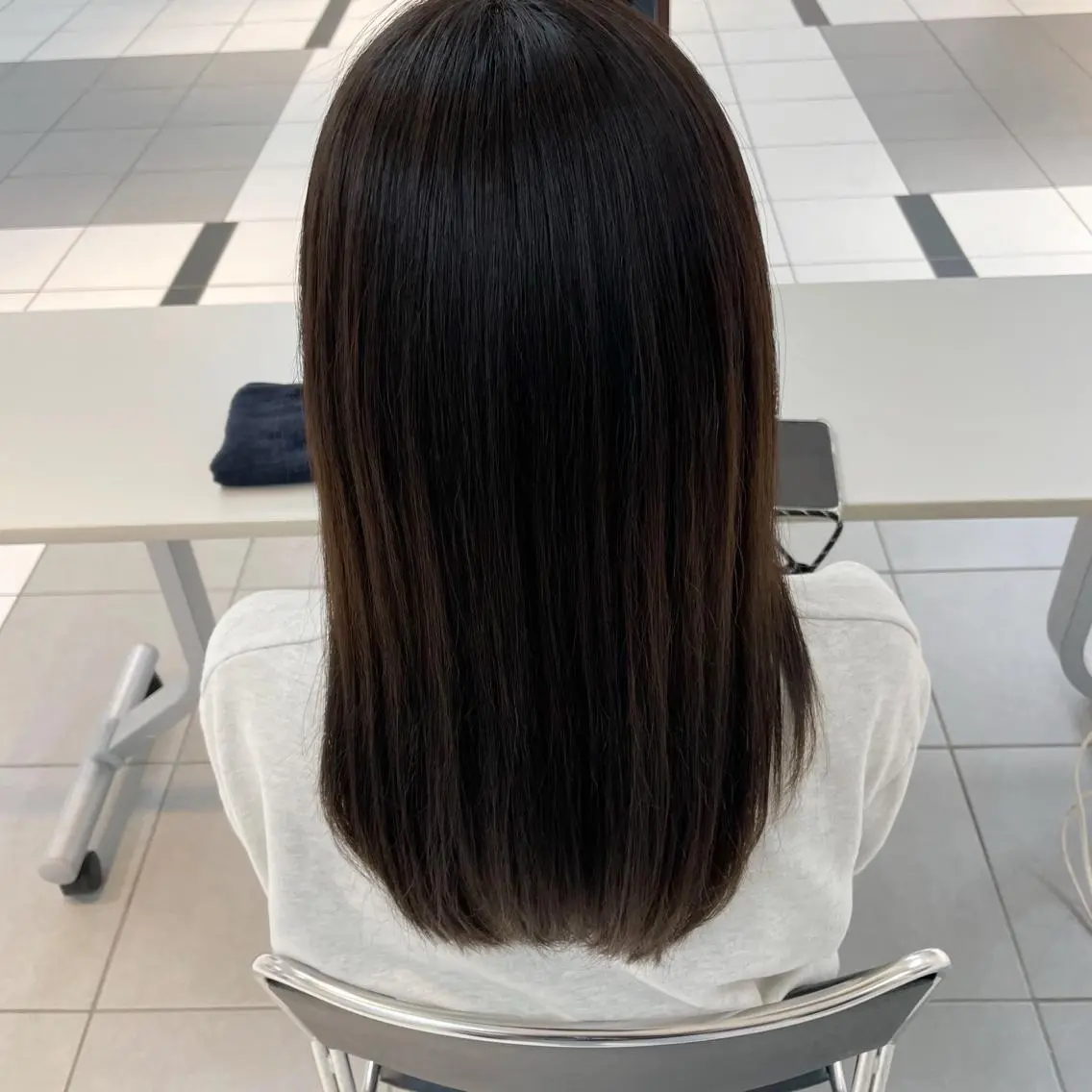 セミロング 縮毛矯正 🍮中山詩乃🍮顔 まわりデザイン◎のヘアスタイル