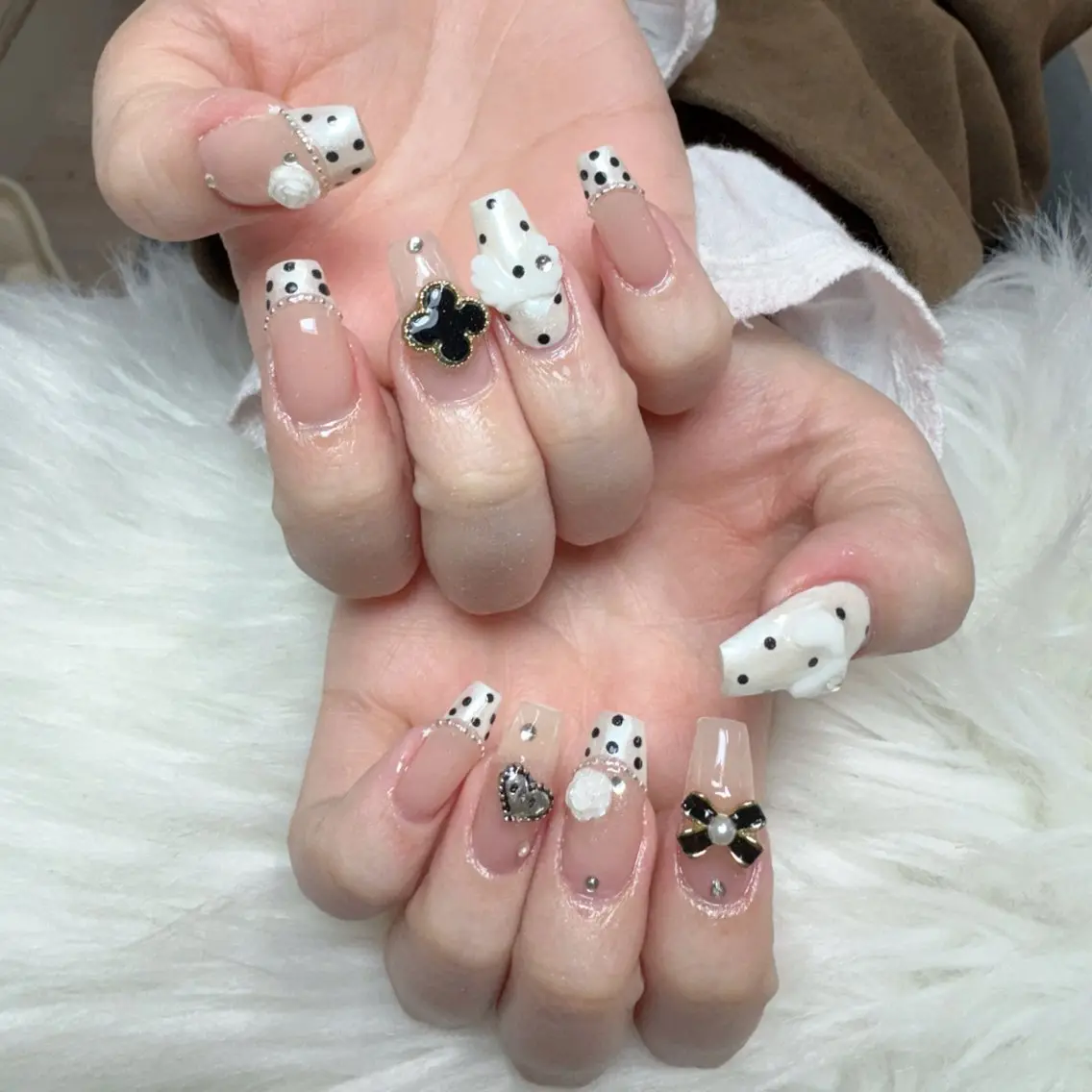 ネイル ハンドネイル 🎀nana🫧 ワンホンネイル🎀のネイルデザイン