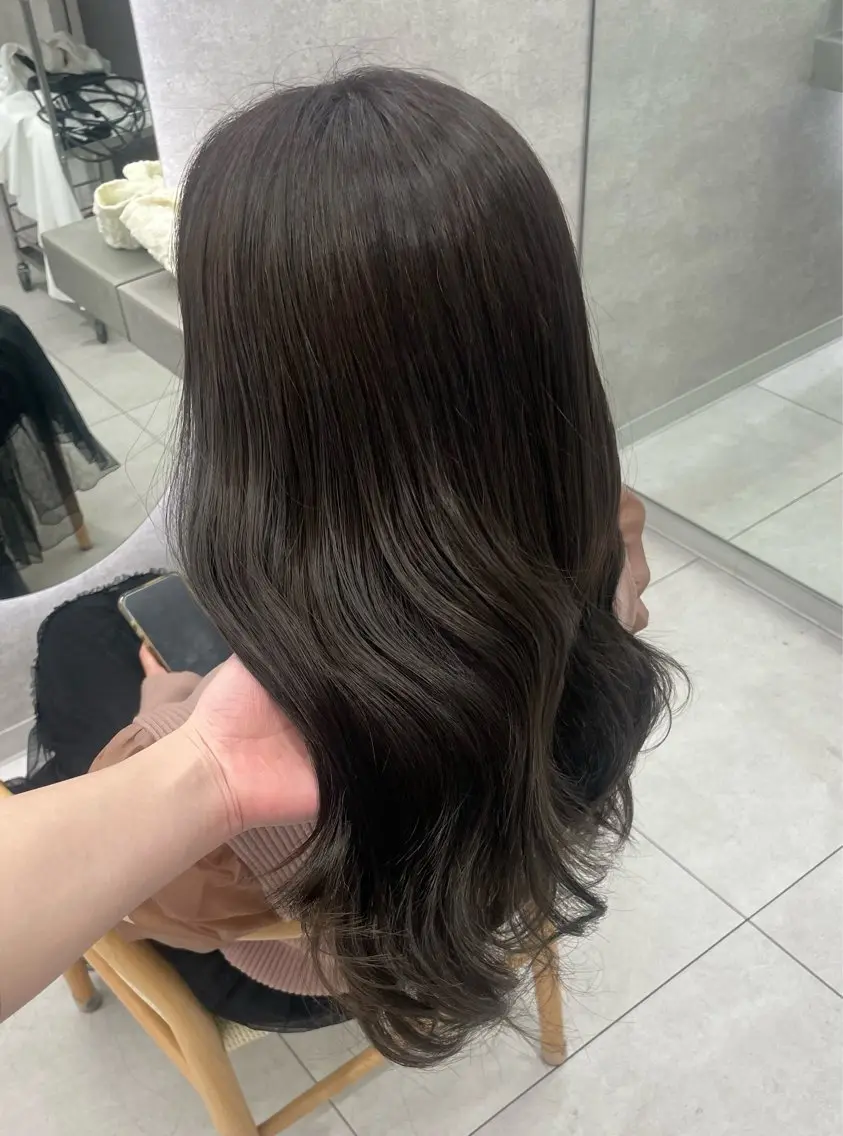 ロング カラー グレージュ ロング カット ヘアカラー トリートメント 愛華 【geep】のヘアスタイル