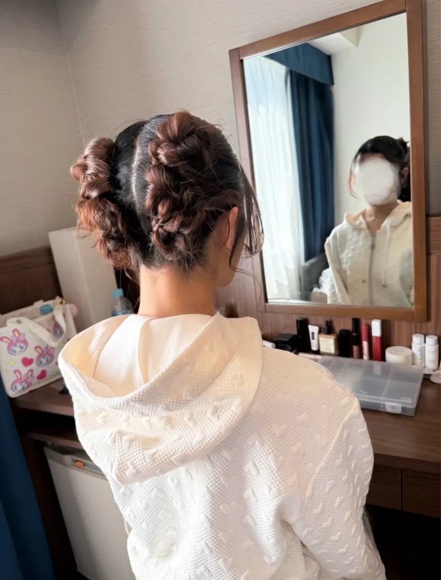 ✨️【ツインアレンジ編み上げヘアセット】✨️推し活、パーティー、お呼ばれ、デートお揃いヘアセットも良き🙆♀️の写真