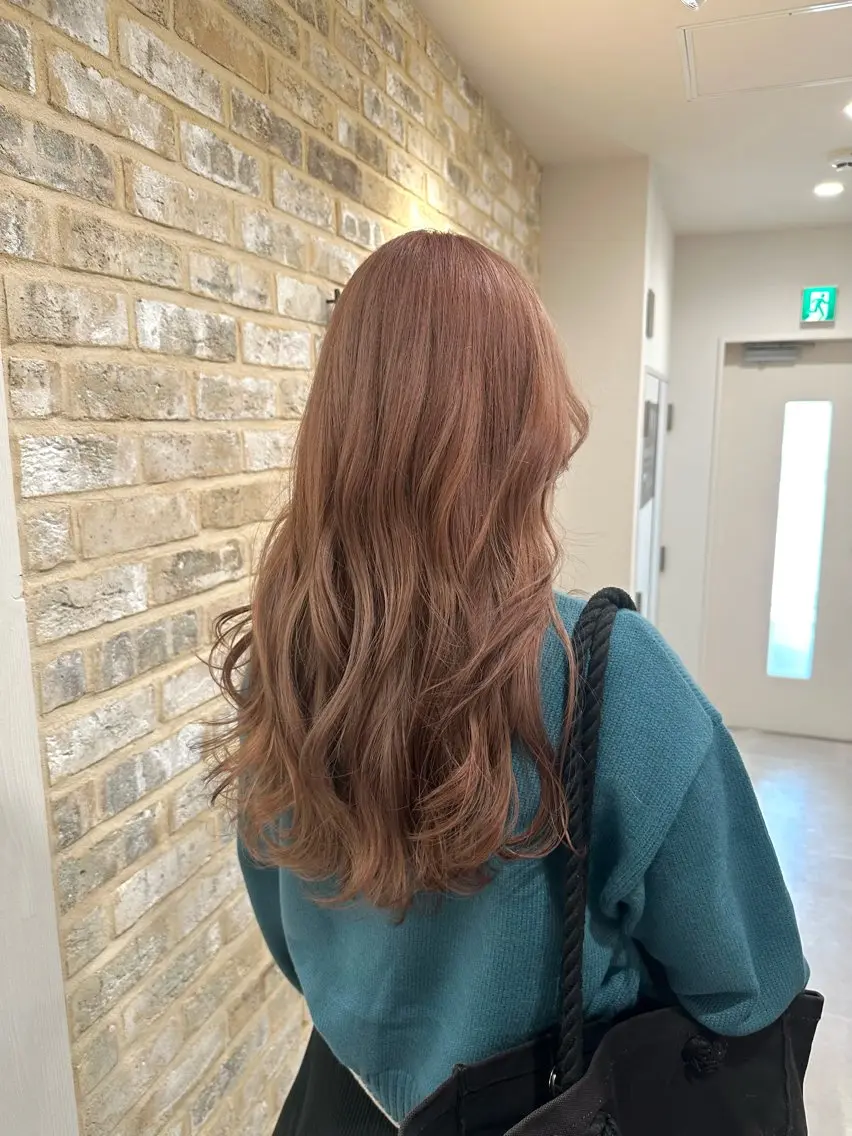 カラー ベージュカラー kano🌈ハッシュ カット/レイヤーのヘアスタイル