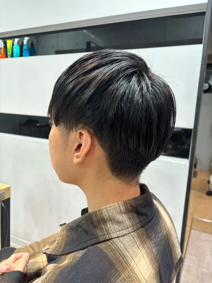メンズ カット 🎀縮毛矯正.暗髪 .艶髪🩶ちひろのヘアスタイル