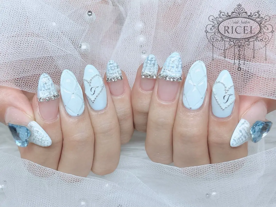 ネイル フレンチネイル 韓国ネイル 持ち込み ツイードネイル ワンホンネイル ハンドネイル MIYU 🩶のネイルデザイン