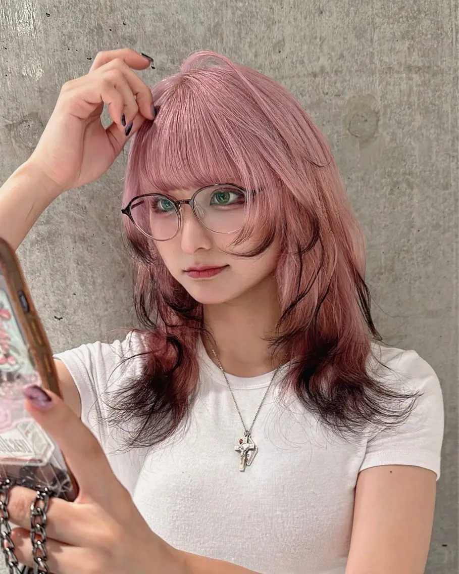 セミロング カット ヘアカラー 名古屋ムラ修正 ハイトーンのヘアスタイル