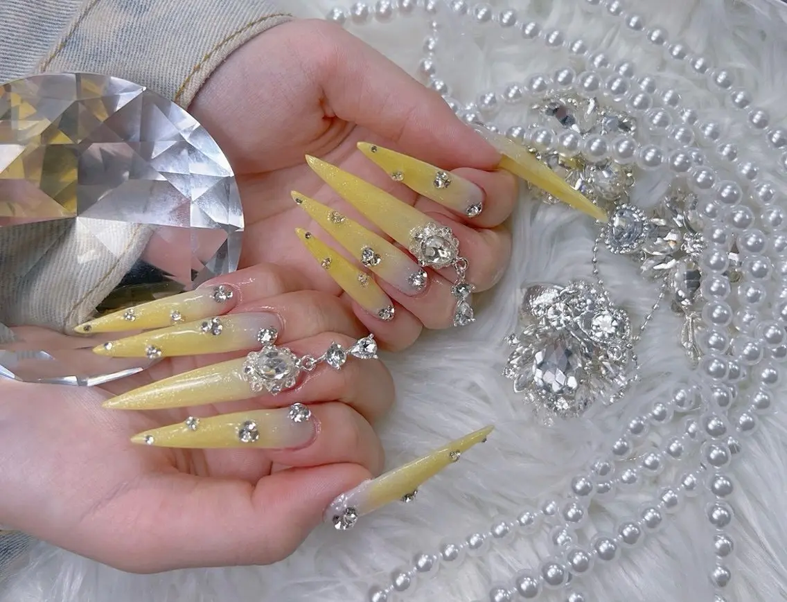 ネイル アートネイル オーロラネイル チークネイル 長さ出し フットネイル Miya _nailのネイルデザイン