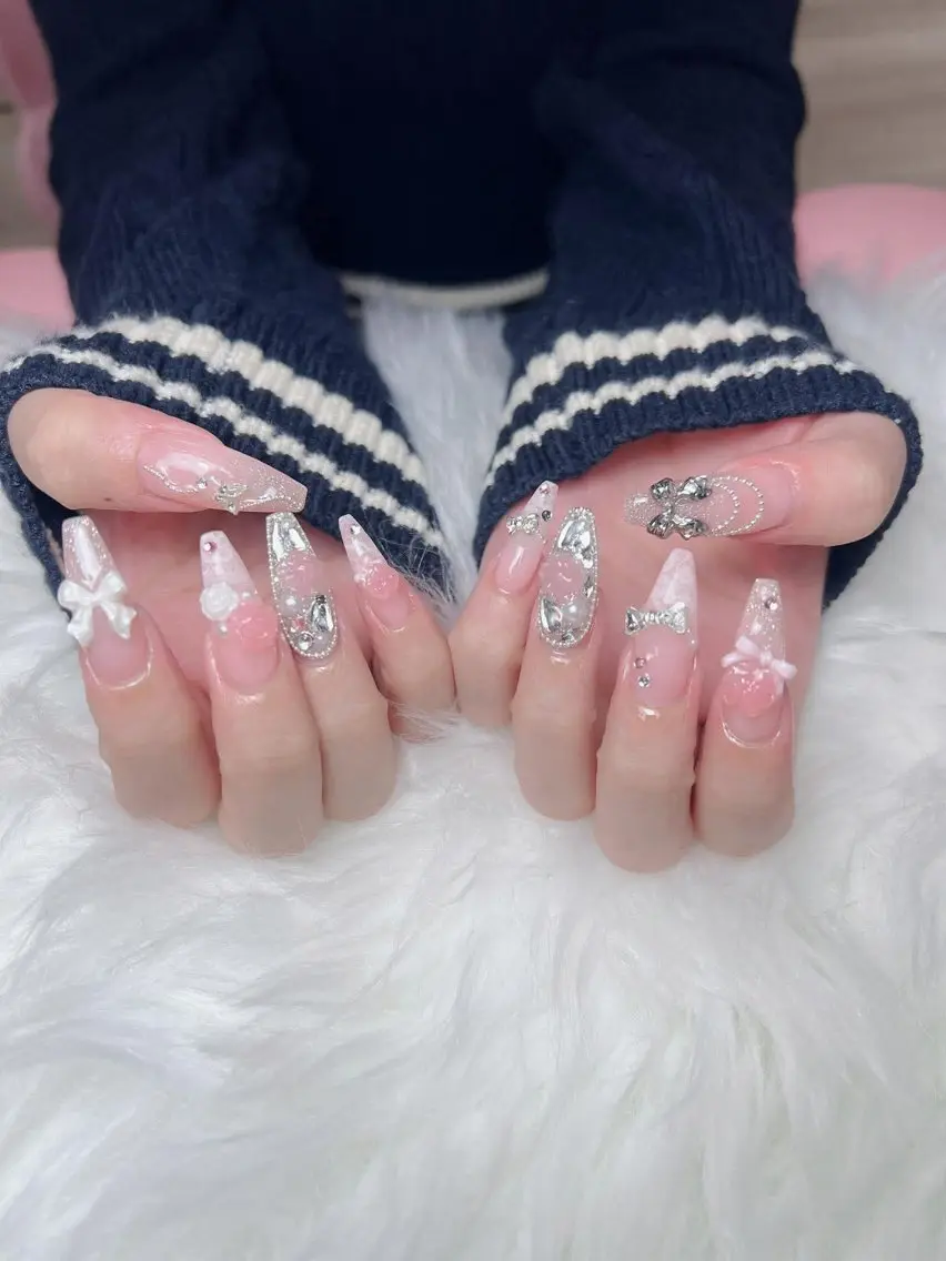 ネイル フットネイル フレンチネイル グラデーション 韓国ネイル マグネットネイル ハンドネイル ハンドケア Hara Nail 【持ち込みOK】のネイルデザイン