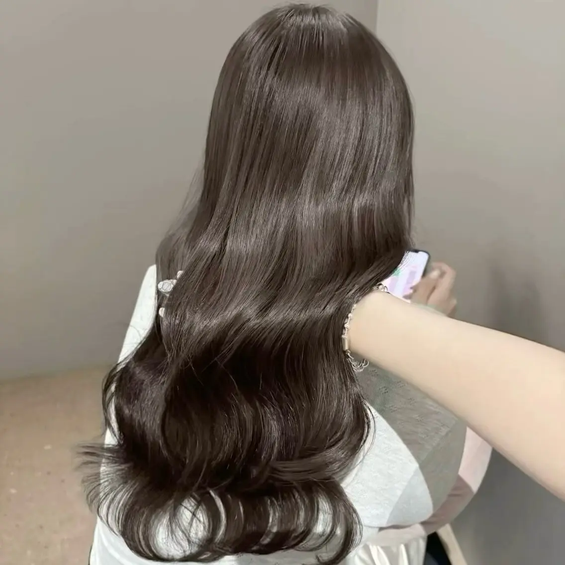 セミロング カラー グレージュ🐰透明感 カラー🫧akihoのヘアスタイル