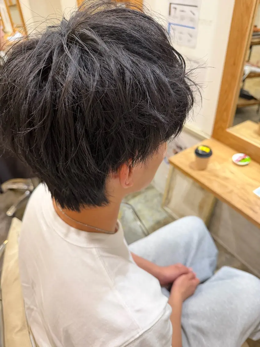 カラー 黒髪 ブリーチ 小田部 寛太のヘアスタイル