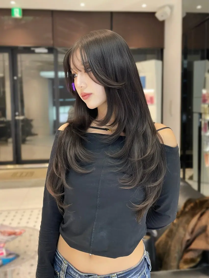 ロング レイヤーカット 【韓国❤️海外ヘア】 AYAKAのヘアスタイル