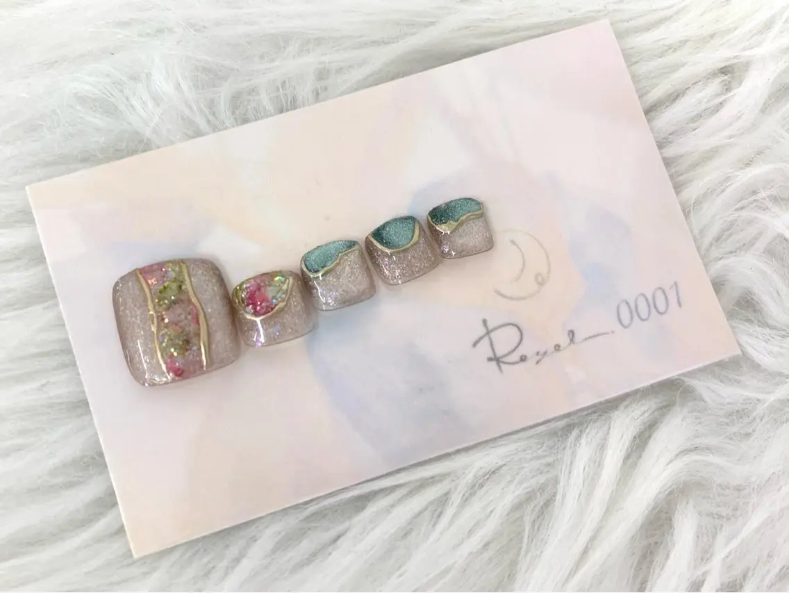ネイル フットネイル reyel Aのネイルデザイン