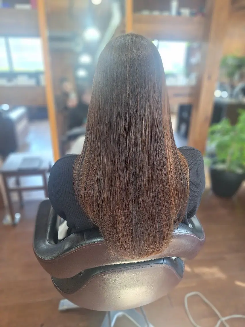 ロング トリートメント 飯田 仁美のヘアスタイル