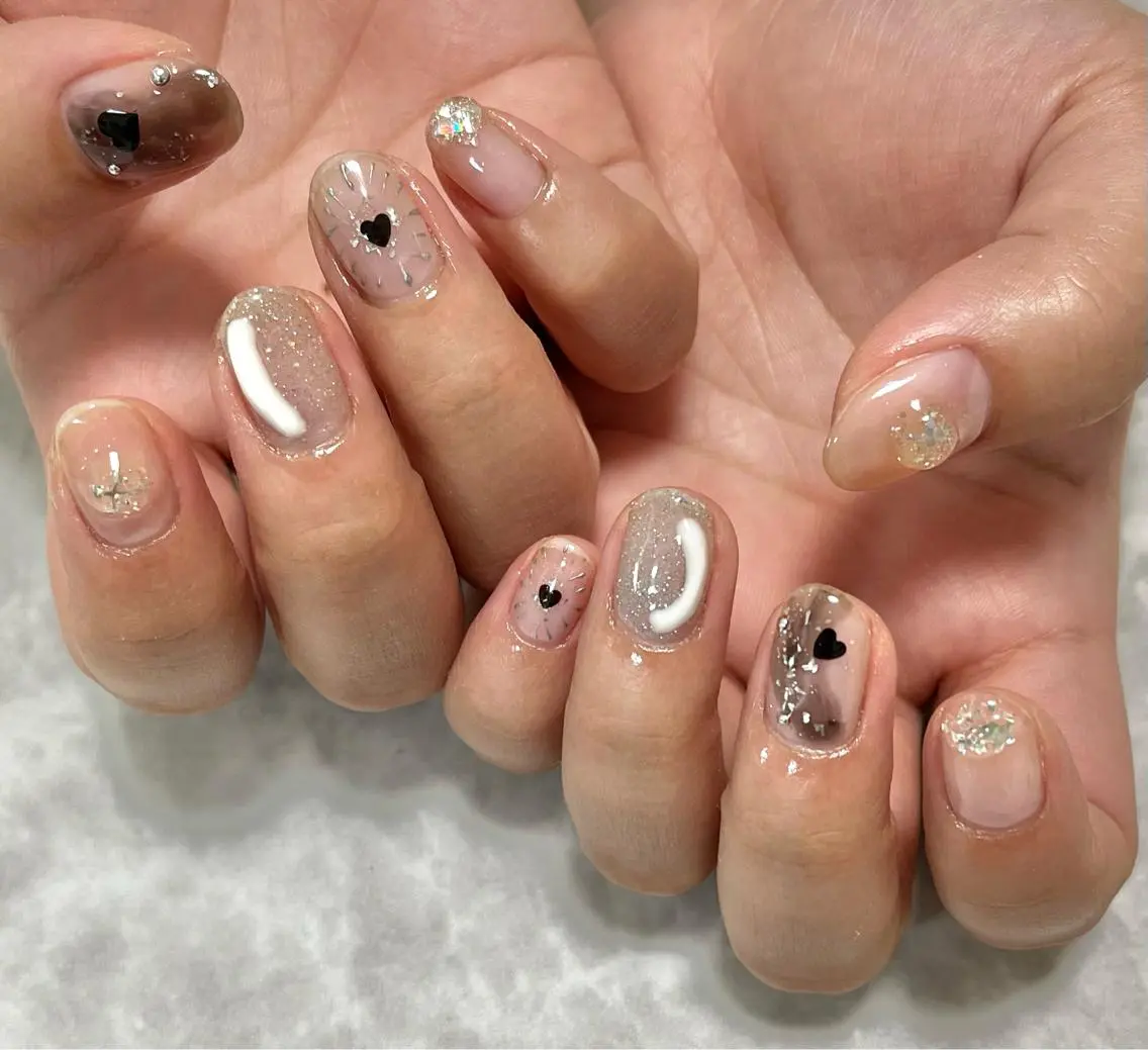 ネイル ジェルネイル キラキラネイル 韓国ネイル オフィスネイル パラジェル nails' it...のネイルデザイン
