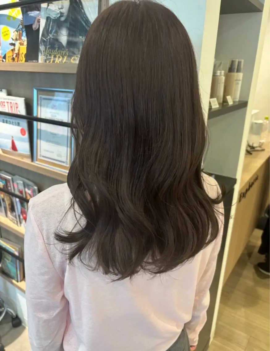 セミロング モテ髪‎🫧赤み消し カラー表参道きょうこのヘアスタイル