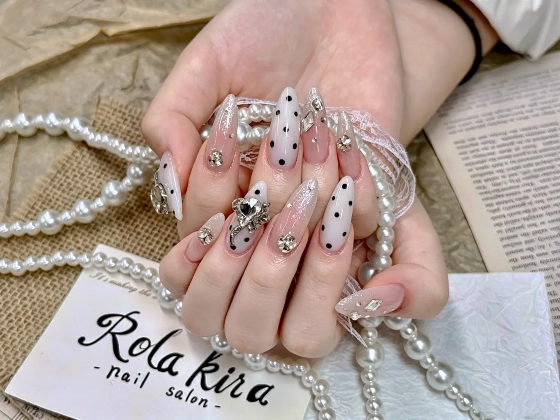 ネイル オーロラネイル チークネイル 長さ出し フットネイル フレンチネイル ハンドネイル Rola kira 麗のネイルデザイン