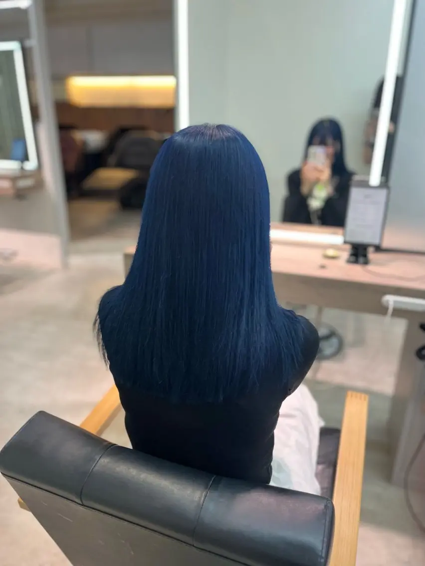 ミディアム カラー レイヤー🩵透明感 ೀユイ🌙のヘアスタイル