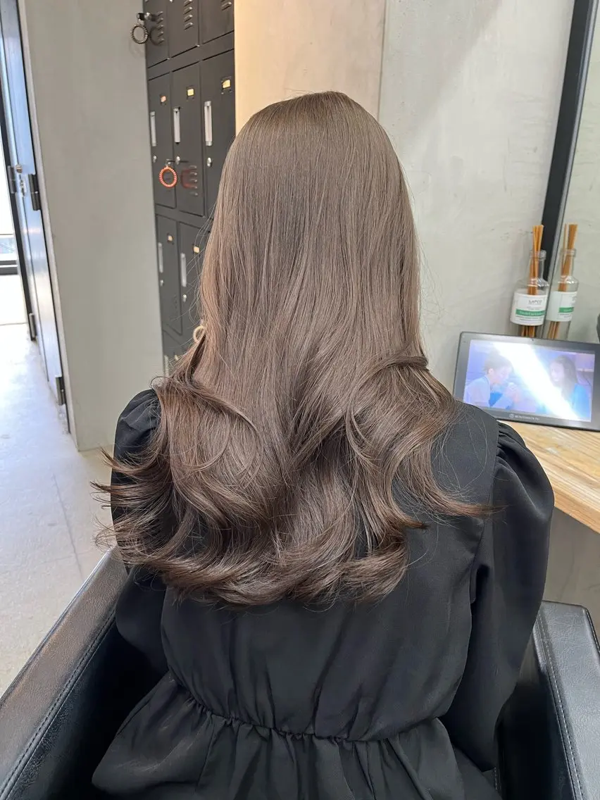 セミロング カラー ベージュカラー ラベンダーカラー ラベンダーベージュ 髪質改善 韓国風ヘア カット ヘアカラー トリートメント ヘアセット 韓国ヘア🫧 KAZUTOのヘアスタイル