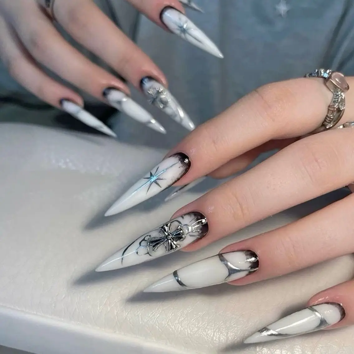 ネイル ジェルネイル 韓国ネイル ロングネイル ニュアンスネイル スカルプネイル ハンドネイル Blingg NailStudioのネイルデザイン