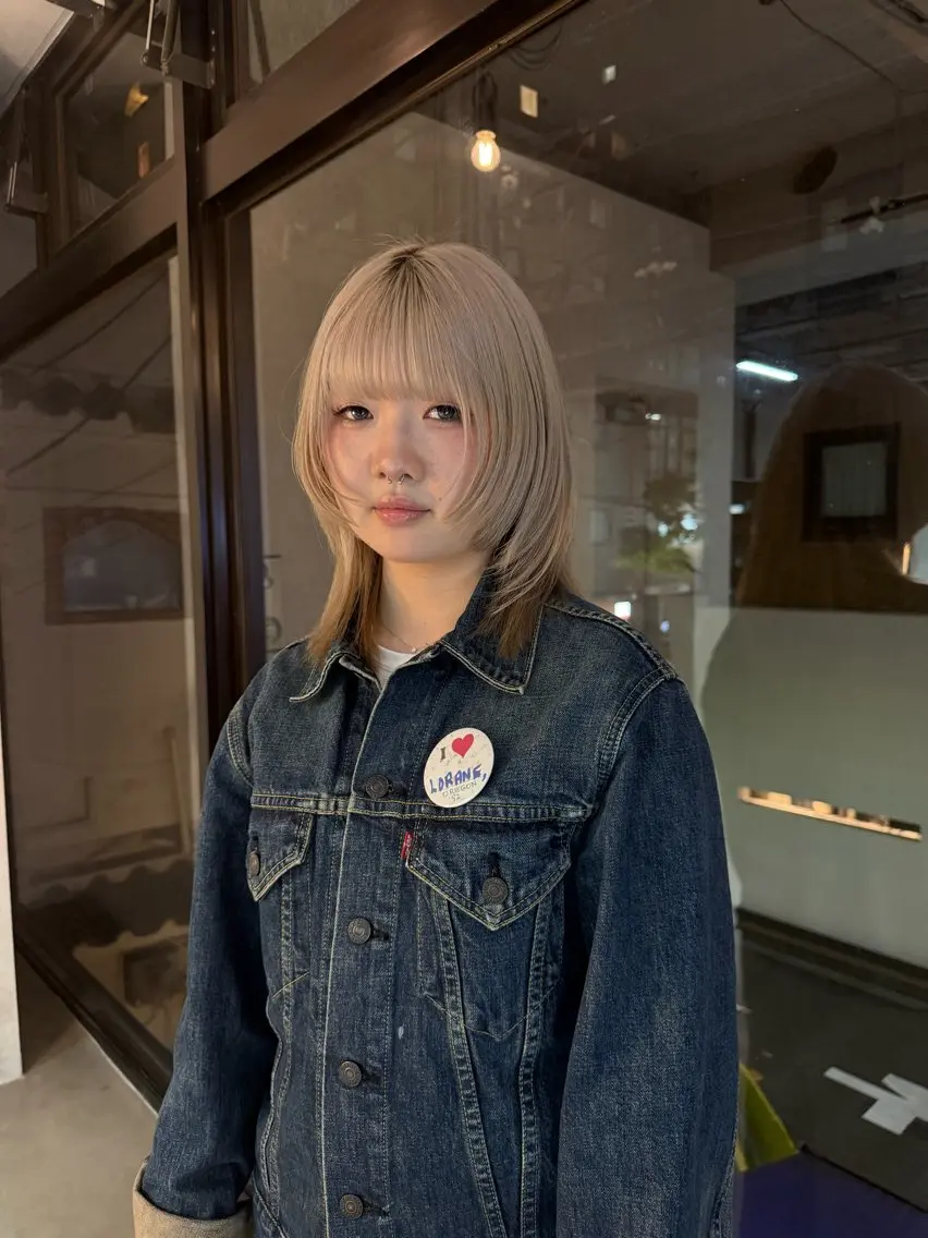 ミディアム レイヤーカット ウルフカット ウルフレイヤー ヘアカラー みゅう🐾ハイトーン /レイヤーカットのヘアスタイル