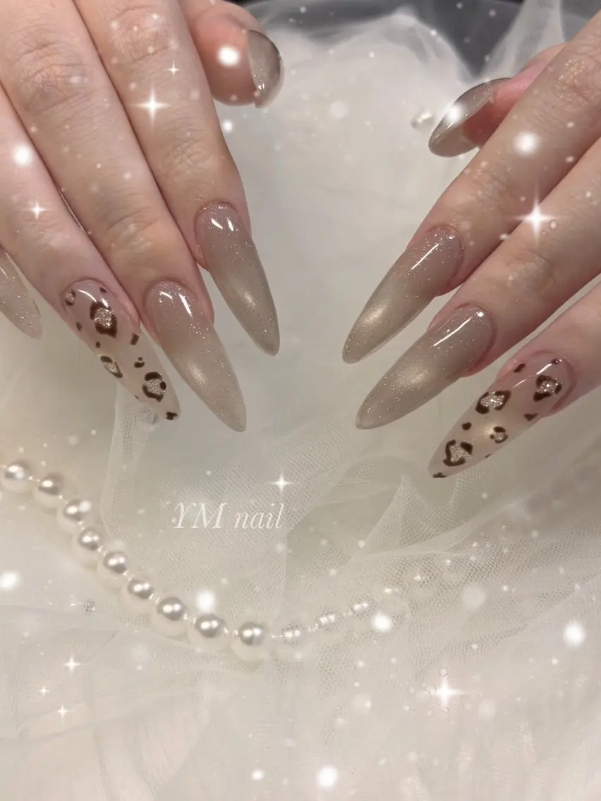ネイル アニマル柄 フラッシュネイル フラッシュマグ マグネットネイル スカルプネイル ハンドネイル YM nailのネイルデザイン