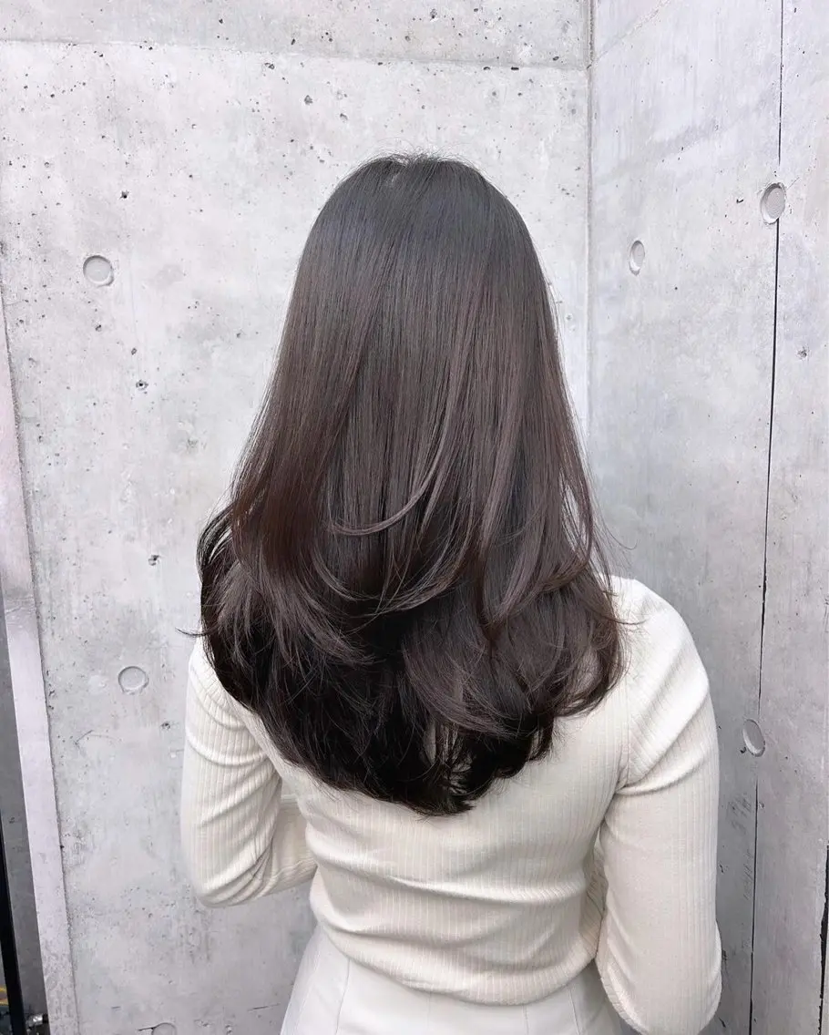 ロング カラー まとまるレイヤー カット/透明感カラーのヘアスタイル
