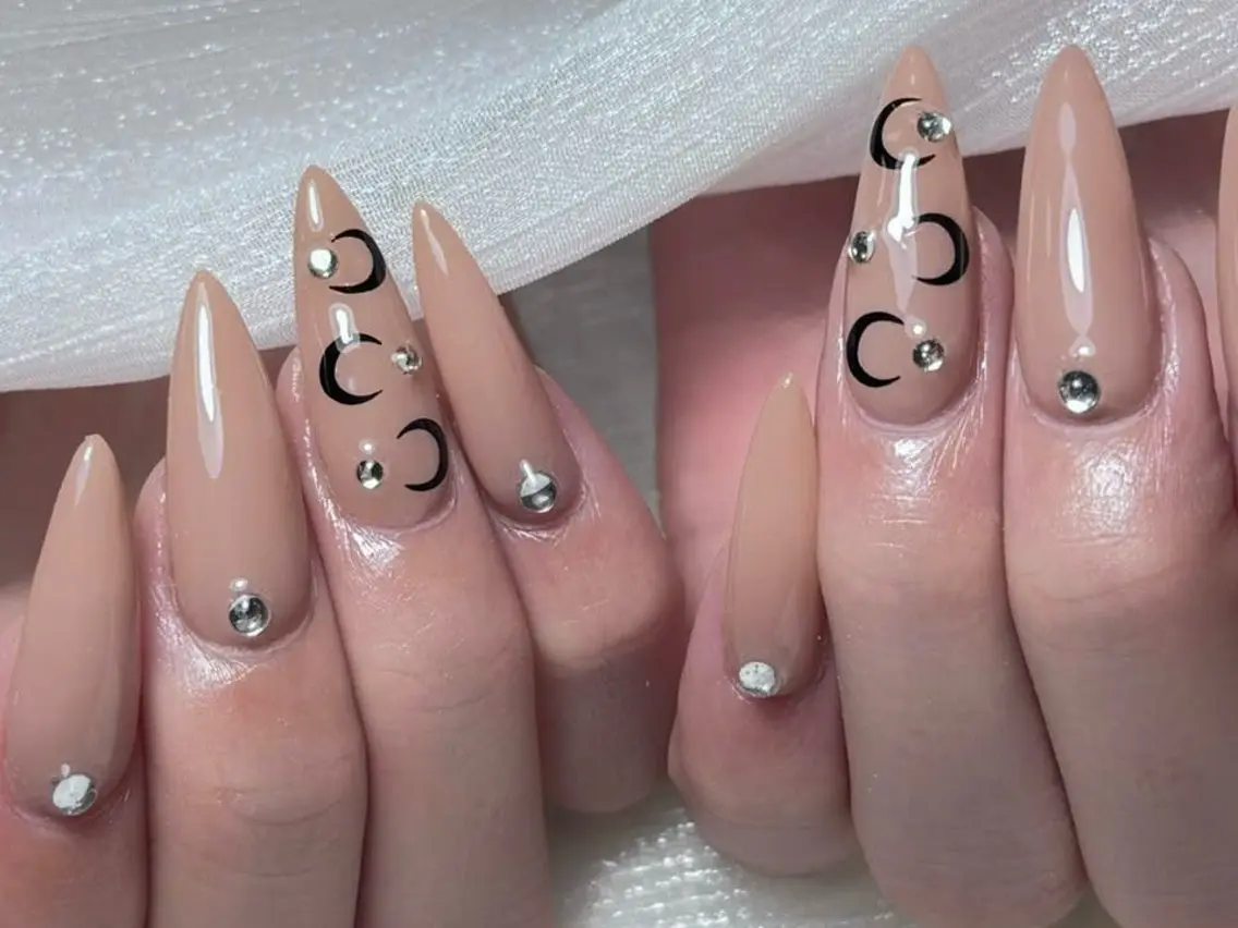 ネイル 長さ出し フットネイル ジェルネイル 韓国ネイル マグネットネイル ハンドネイル YMT. NailStudioのネイルデザイン