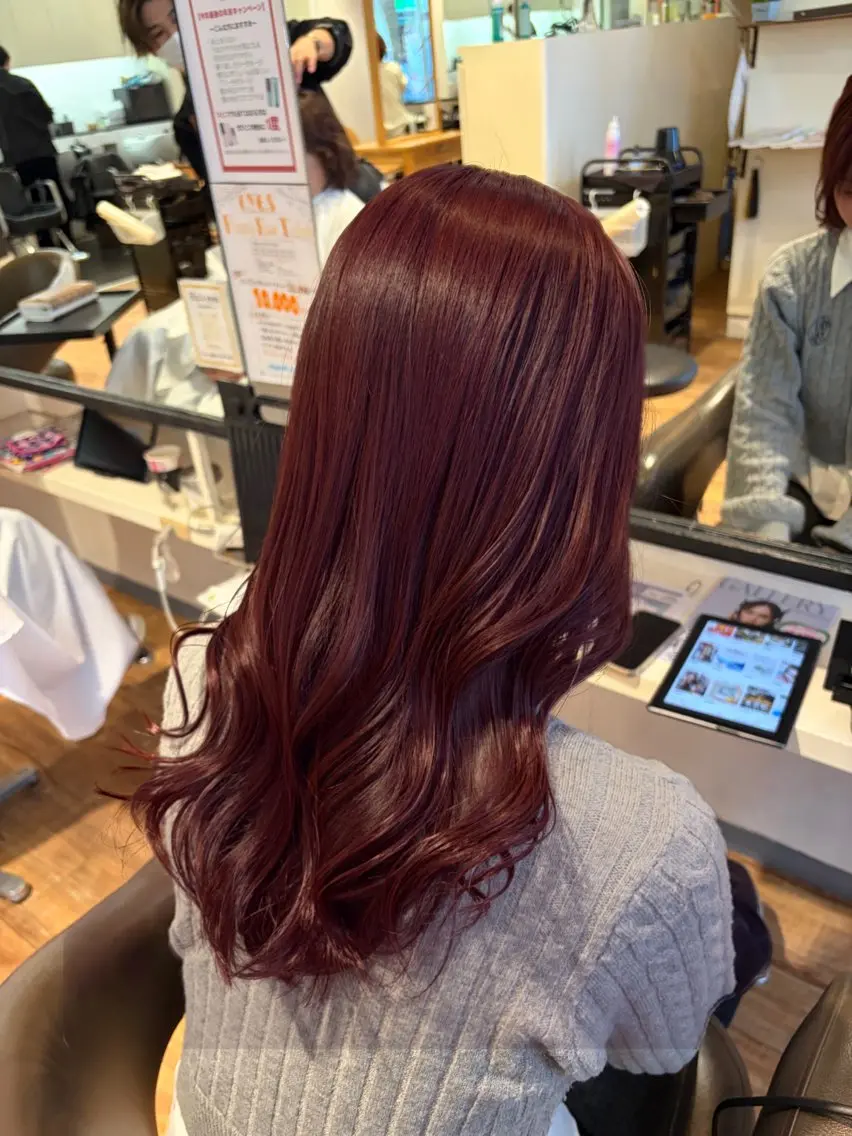 ロング カラー ピンクカラー レッドカラー ヘアカラー トリートメント hip's eyes SHUNのヘアスタイル