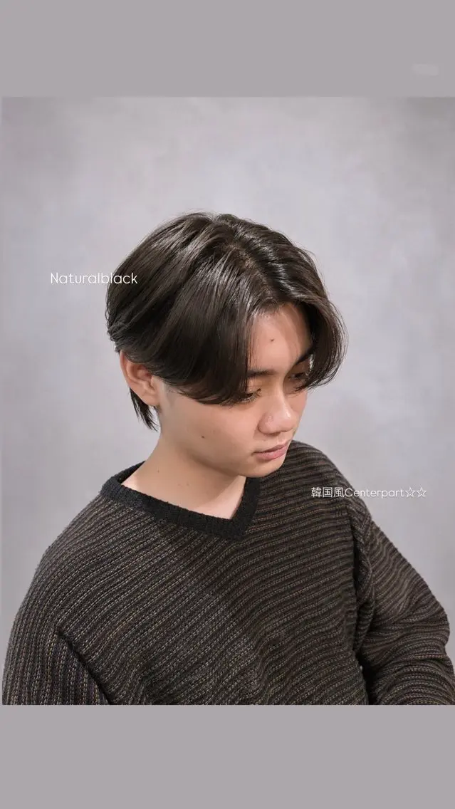 カラー メンズ センターパート メンズ韓国風 黒髪 ナチュラルブラック ヘアカラー 松永 夏弥のヘアスタイル
