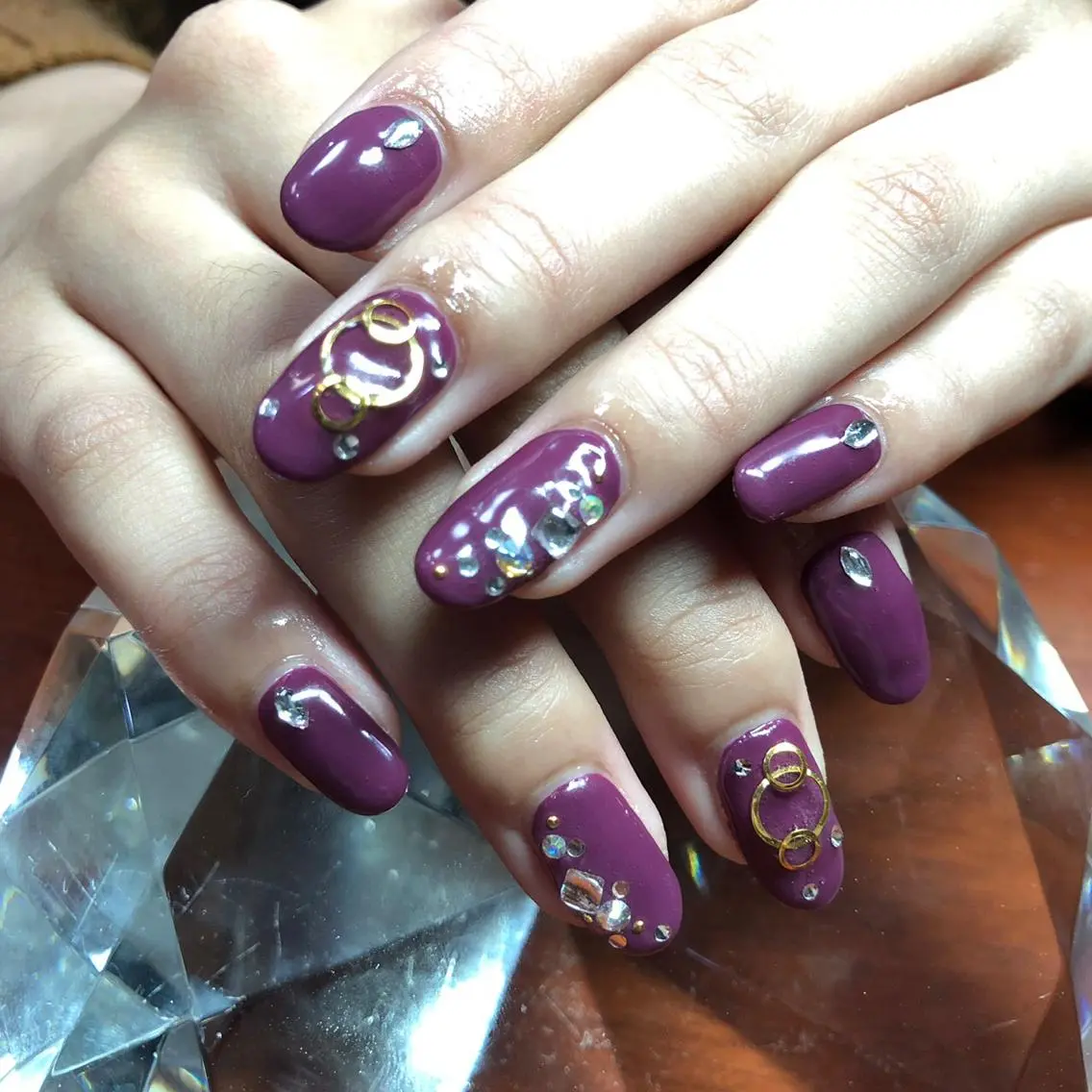 ショート ネイル ワンカラーネイル ストーンネイル 《LB》ラブリエ Nail&eyeのマツエク・マツパデザイン
