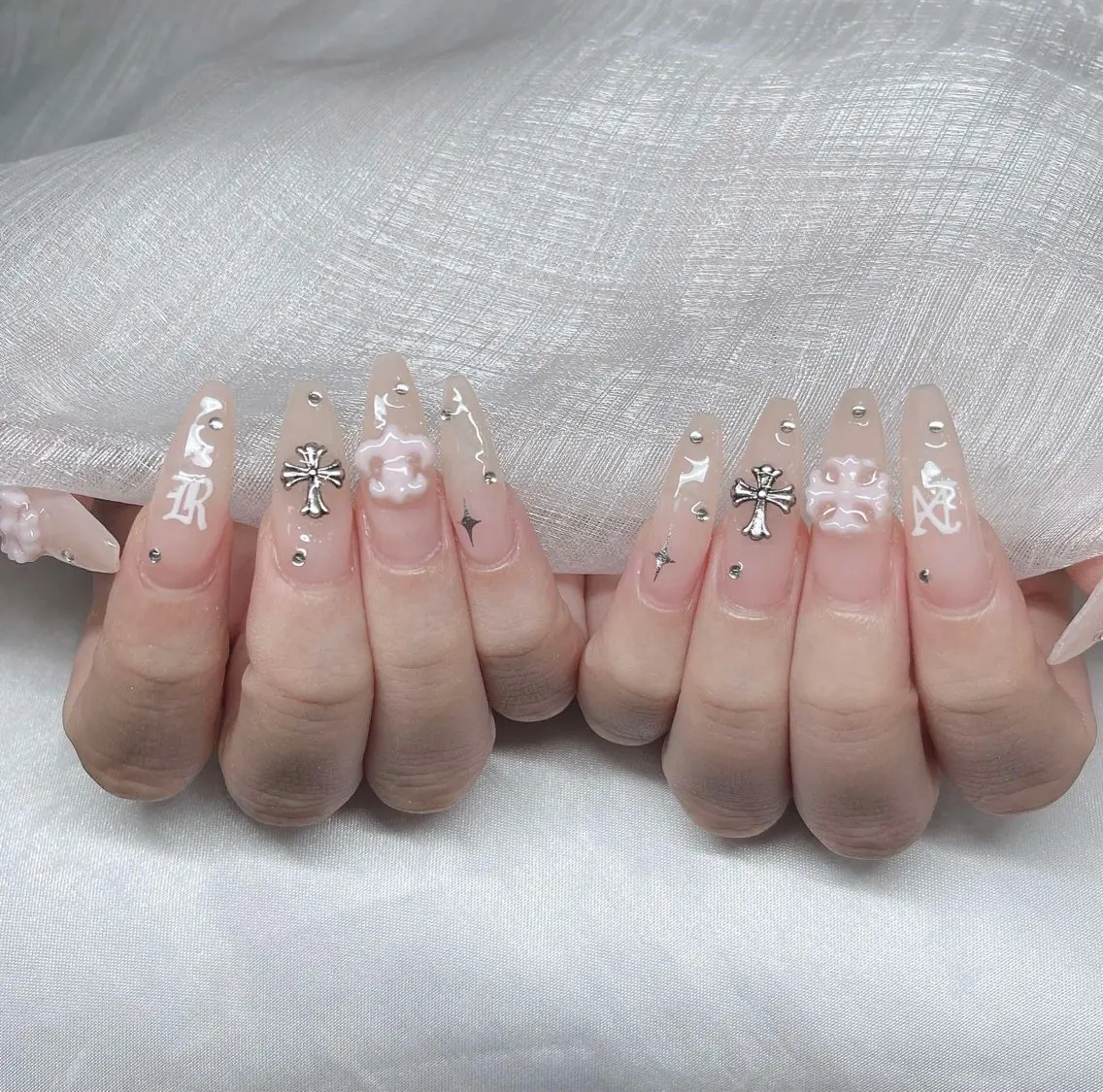 ネイル 長さ出し グラデーション 卒業式 キラキラネイル マグネットネイル ハンドネイル Lee Nailsのネイルデザイン