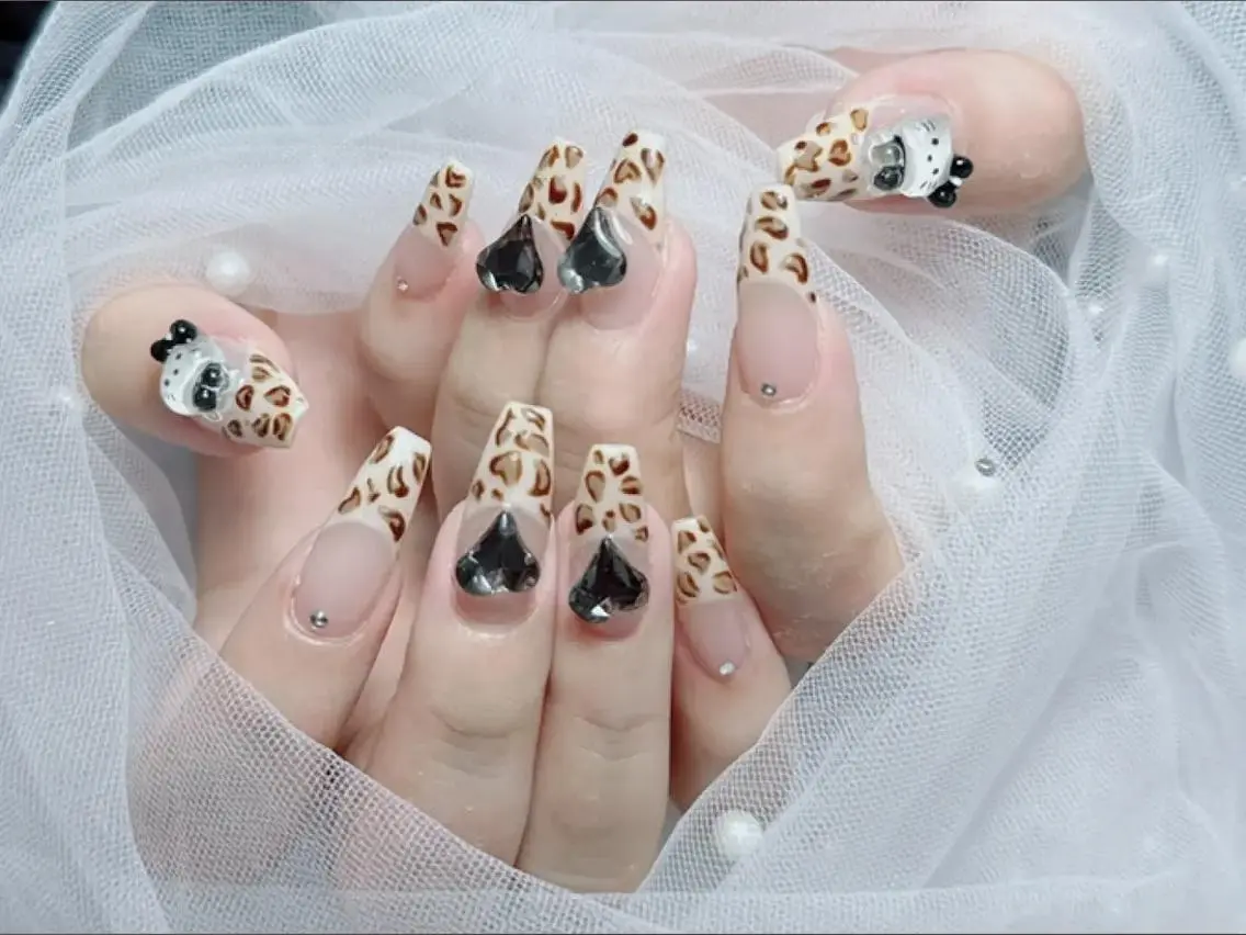 ネイル オーロラネイル チークネイル 長さ出し フットネイル フレンチネイル Pandora nailのネイルデザイン