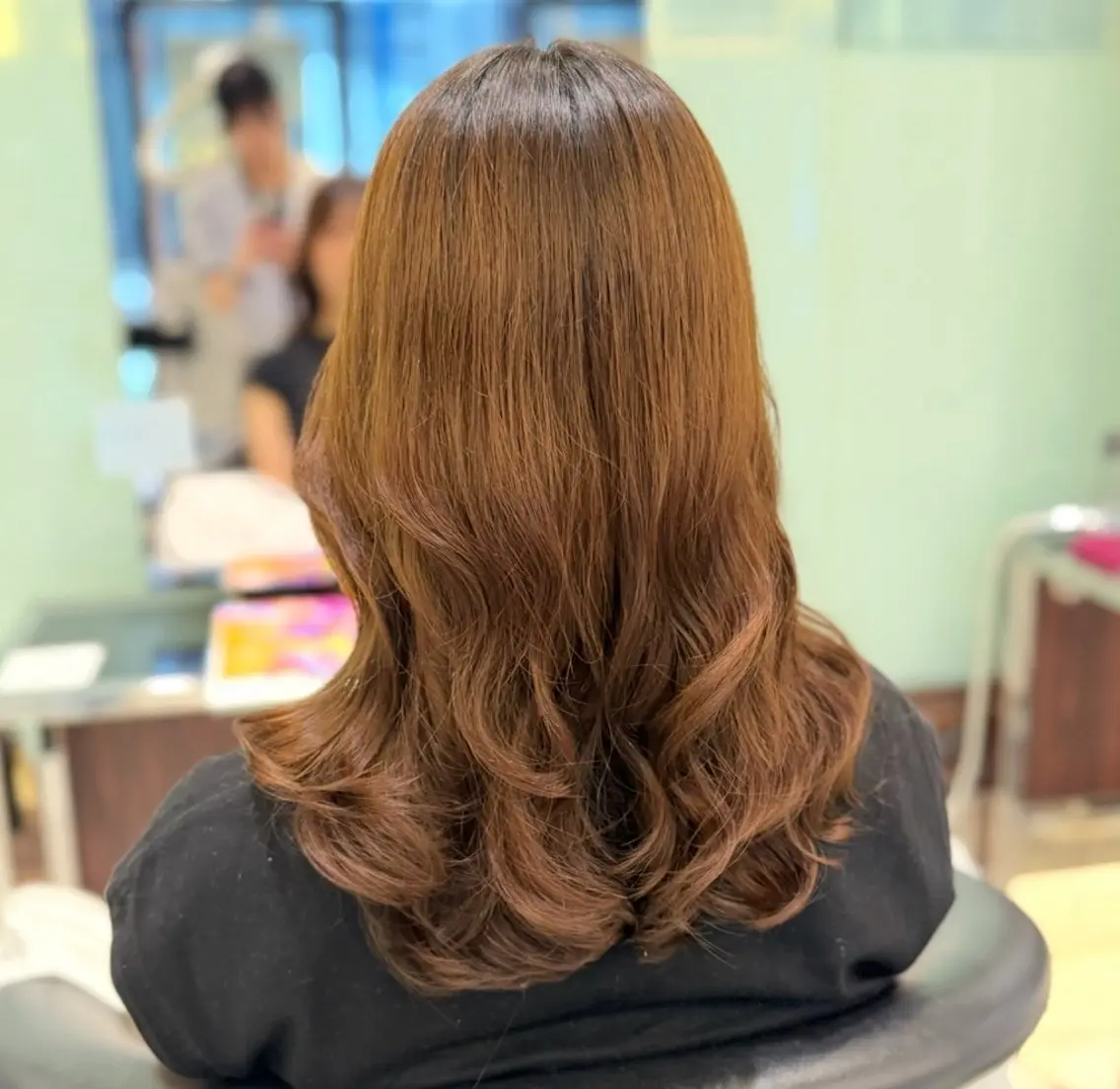 セミロング パーマ カット パーマ コテ巻きパーマ💙 シノヤユイのヘアスタイル