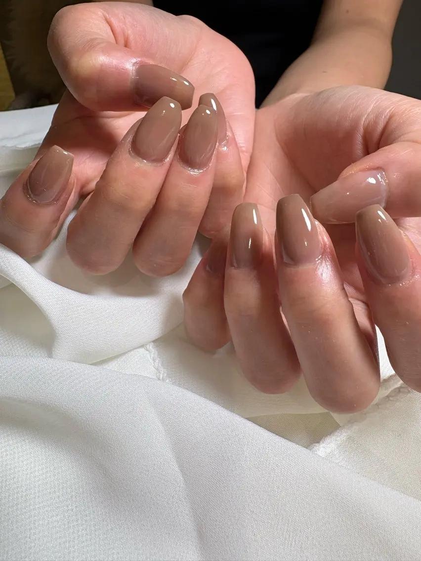 【無料モデル】ワンカラーネイル💅/フィルインの写真