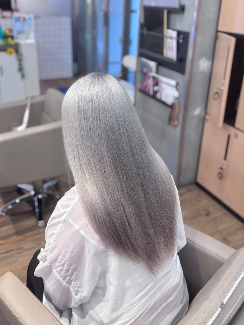 ロング カラー ベージュカラー ブリーチ ブロンド ケアブリーチ 透明感カラー ヘアカラー 🕊️カズヤ/ ハイトーン🕊️のヘアスタイル