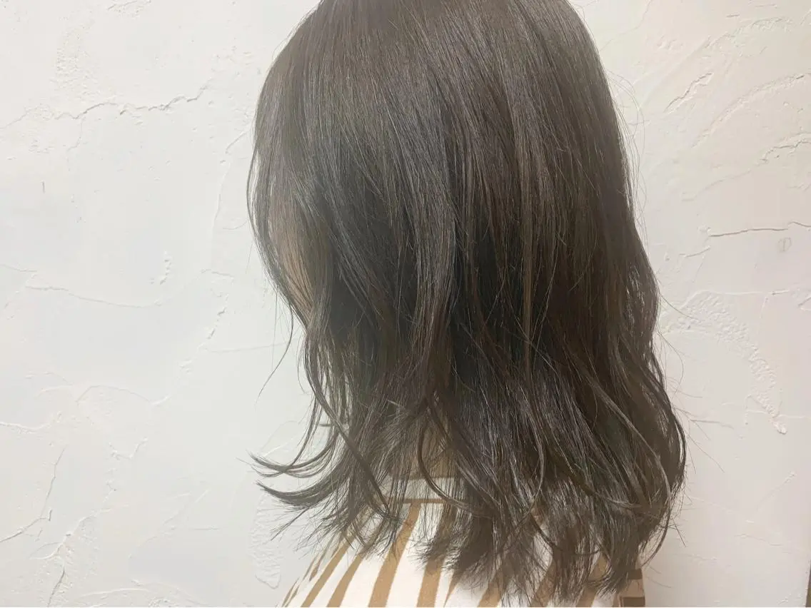 セミロング カラー カット ヘアカラー トリートメント 【Uneユヌ】菊地 春那のヘアスタイル