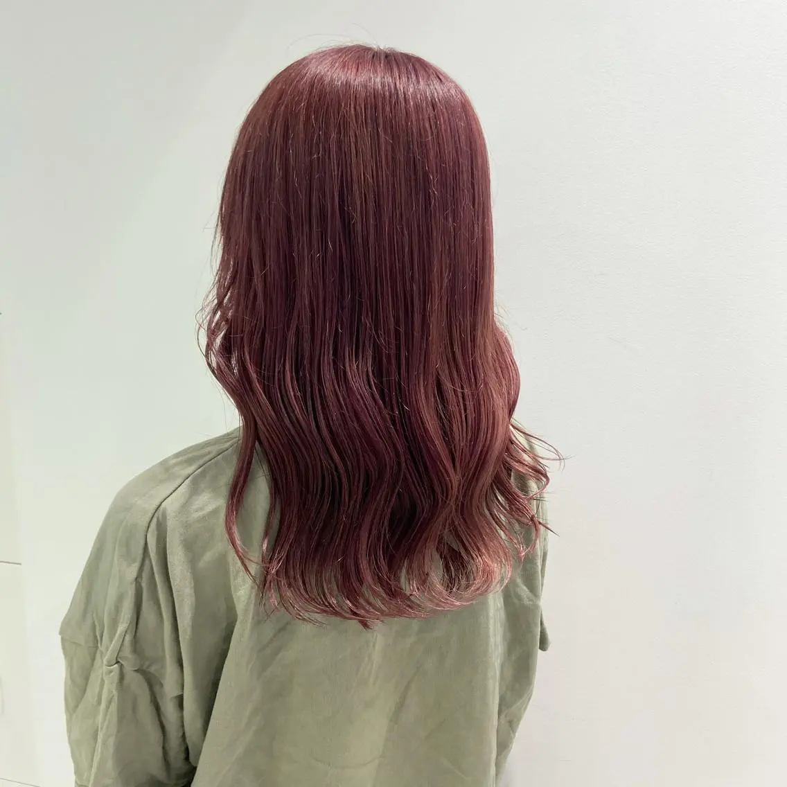 ミディアム カラー パーマ ヘアアレンジ メンズ キッズ ネイル マツエク・マツパ ダブルカラー ピンクカラー カラーマツエク ピンク スパイキー/フェザー /波巻き/かいとのヘアスタイル