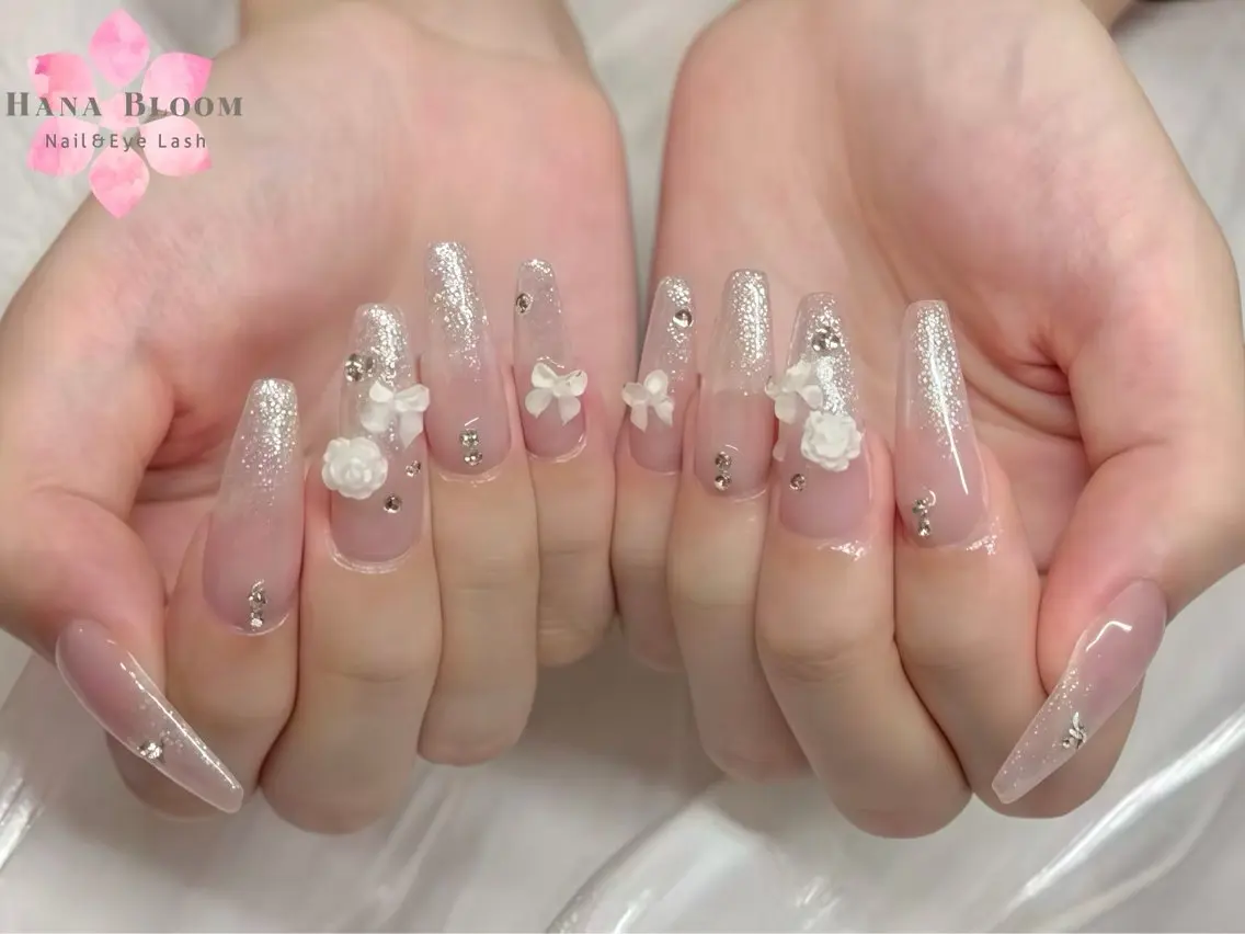 ネイル フレンチネイル ジェルネイル グラデーション ラメ(グリッター) マグネットネイル ハンドネイル ハンドケア Hana Bloom Nail Salonのネイルデザイン