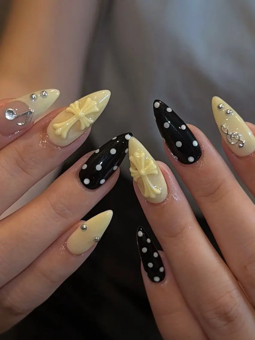 ネイル フレンチネイル キラキラネイル 韓国ネイル シンプルネイル ワンホンネイル ハンドネイル MEI Nailのネイルデザイン