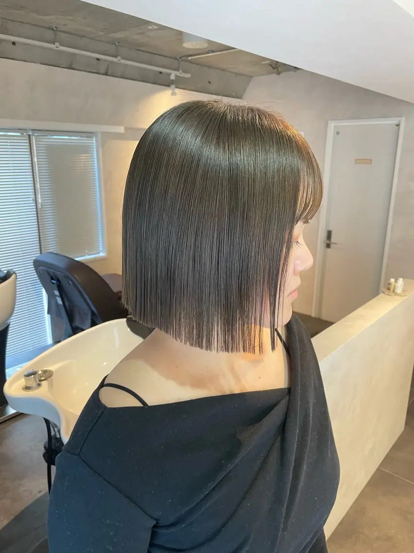 ミディアム カラー ブリーチ ダブルカラー グレージュ ブリーチなしカラー オリーブグレージュ moro 丁寧なカウンセリングのヘアスタイル