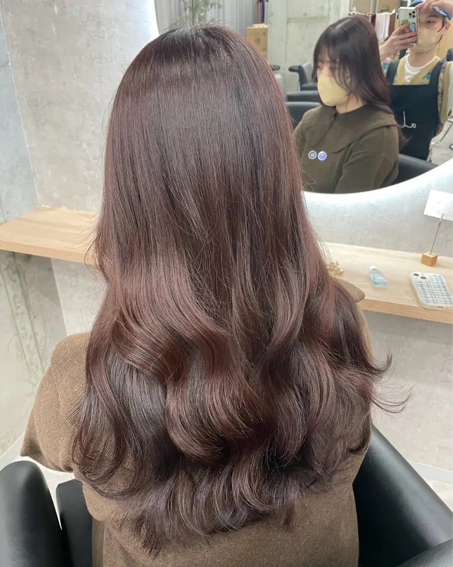 ロング カラー ヘアアレンジ ブラウンカラー レッドカラー 苗代萌/ぷるツヤ髪 🫧／レイヤーカットのヘアスタイル