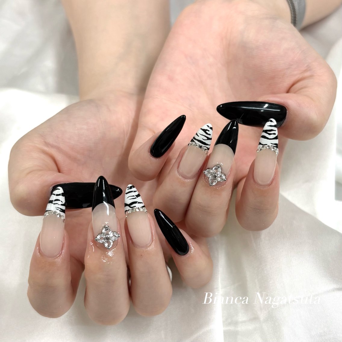 ネイル ハンドネイル Bianca長津田 Mukae⋆.✶🖤のネイルデザイン